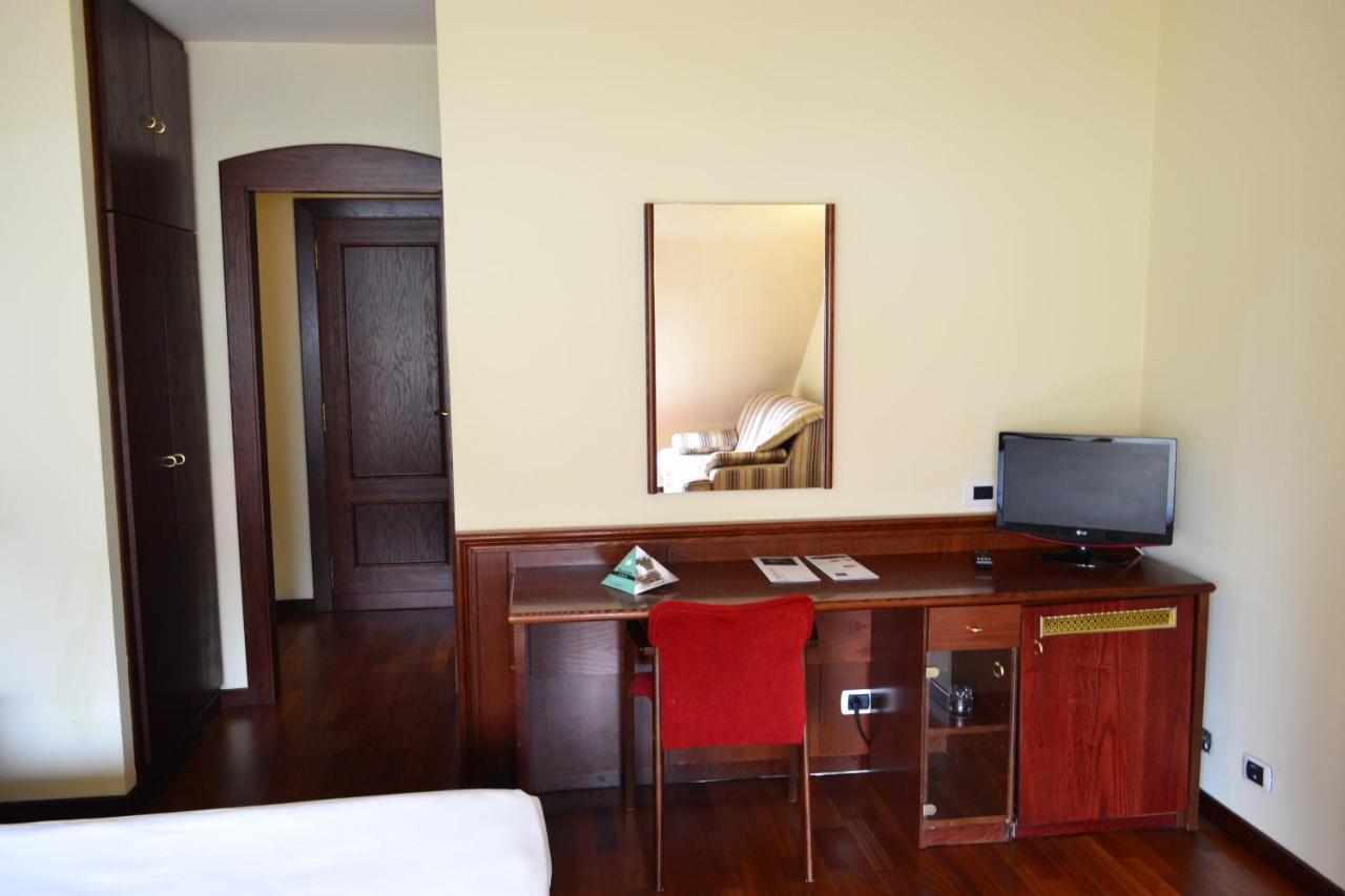 Hotel Alda El Suizo Φερόλ Εξωτερικό φωτογραφία